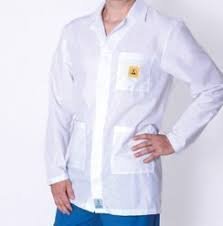 ESD plášť, 1/2 dĺžky, 69% polyester, 27 % bavlna, 4% vodivé vlákno